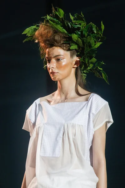 Look 14